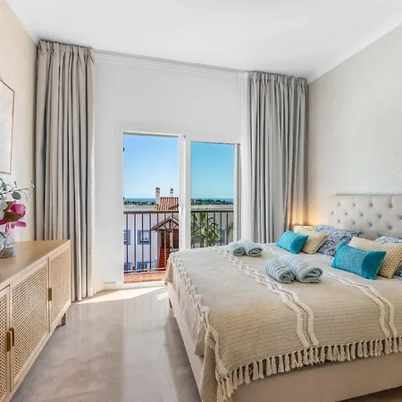 Paraiso Pueblo Penthouse - Rooftop Views & Garage Estepona