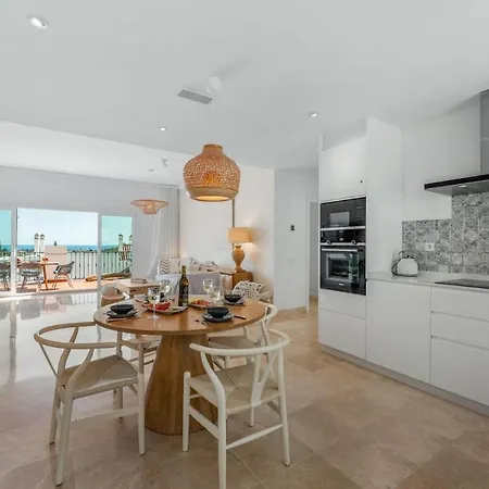 Paraiso Pueblo Penthouse - Rooftop Views & Garage Estepona