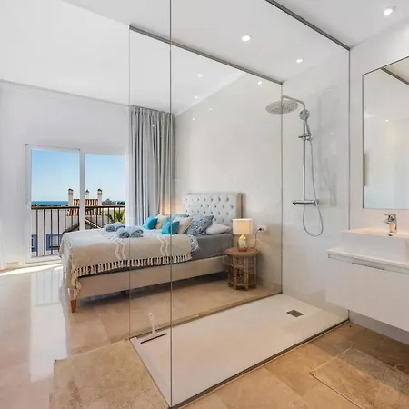 Paraiso Pueblo Penthouse - Rooftop Views & Garage Lejlighed Estepona