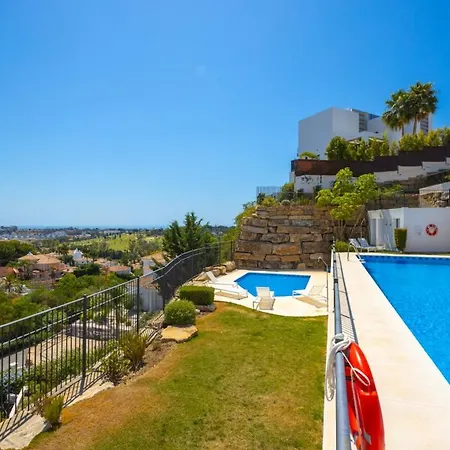 Paraiso Pueblo Penthouse - Rooftop Views & Garage * Estepona