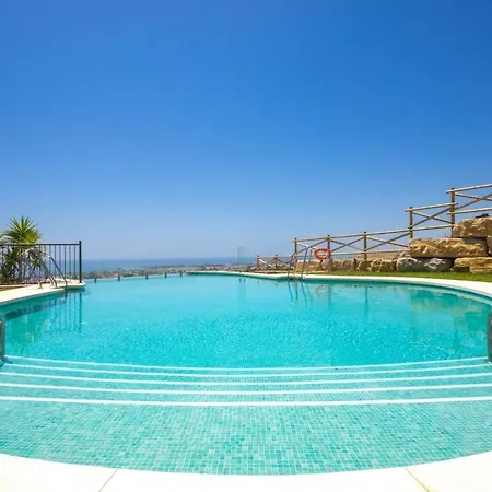 Apartman Paraiso Pueblo Penthouse - Rooftop Views & Garage *