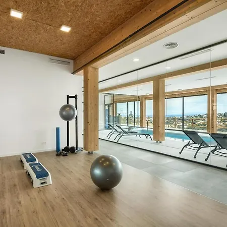 Paraiso Pueblo Penthouse - Rooftop Views & Garage * Estepona