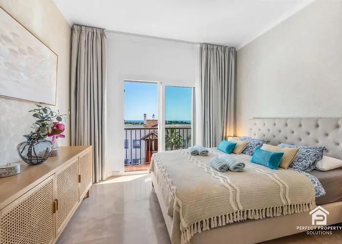 Paraiso Pueblo Penthouse - Rooftop Views & Garage Estepona