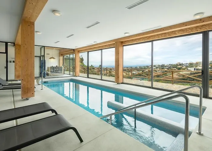 Paraiso Pueblo Penthouse - Rooftop Views & Garage *