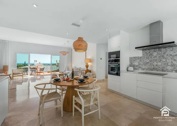 Paraiso Pueblo Penthouse - Rooftop Views & Garage Estepona