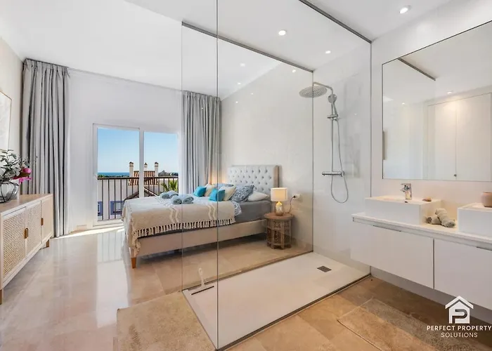 Paraiso Pueblo Penthouse - Rooftop Views & Garage Appartement Estepona