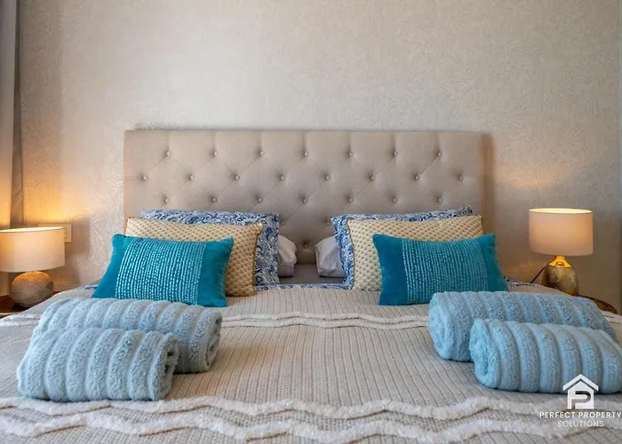 Paraiso Pueblo Penthouse - Rooftop Views & Garage * Estepona