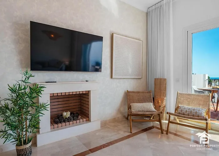 Apartamento Paraiso Pueblo Penthouse - Rooftop Views & Garage Estepona