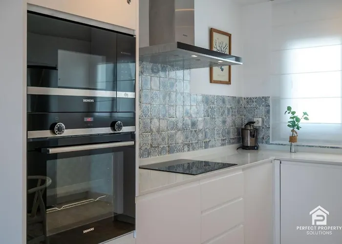 Paraiso Pueblo Penthouse - Rooftop Views & Garage Apartman Estepona