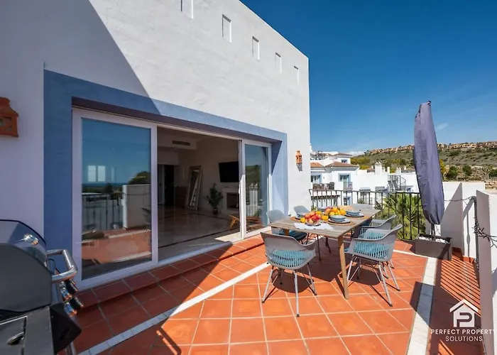 Apartman Paraiso Pueblo Penthouse - Rooftop Views & Garage