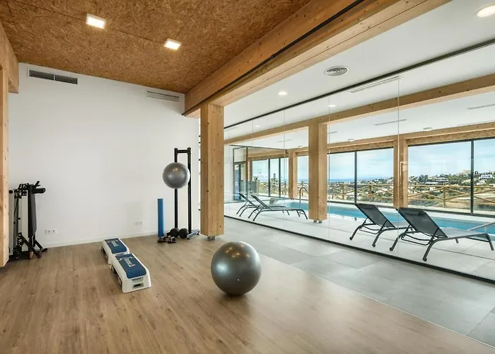 Paraiso Pueblo Penthouse - Rooftop Views & Garage * Estepona