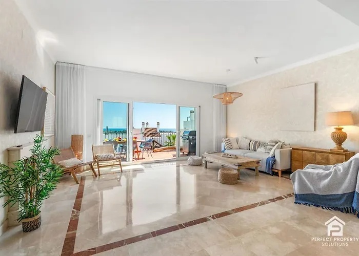 Paraiso Pueblo Penthouse - Rooftop Views & Garage Apartment *