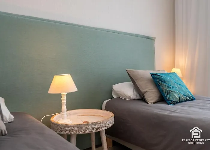 Paraiso Pueblo Penthouse - Rooftop Views & Garage * Estepona