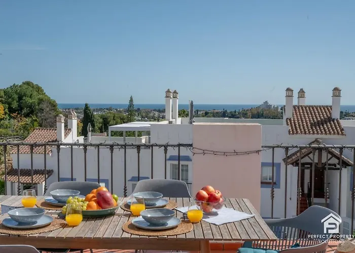 Paraiso Pueblo Penthouse - Rooftop Views & Garage * Estepona